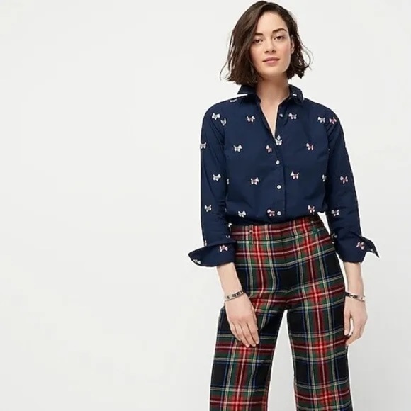 J Crew AF385 slim fit  Woman's 8
Navy Perfect Shirt w/Embroidered
Scottie Dogs - Picture 3 of 15